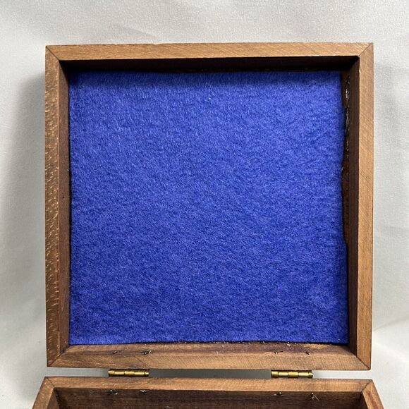 Vintage Cross Stitch Wooden Keepsake Trinket Storage Box - Picture 4 of 11